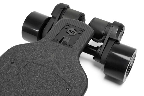 Evolve Skateboards GTR2 Carbon Street electric skateboard